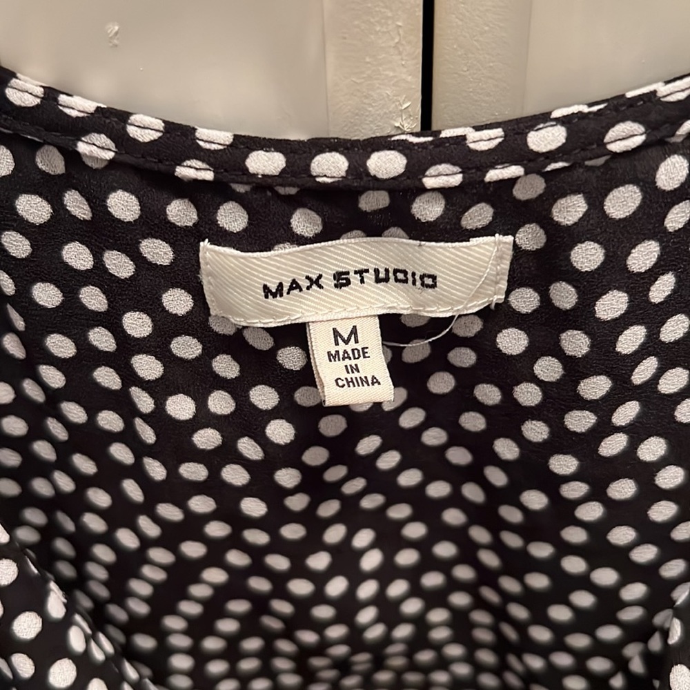 Max Studio Ruffle Top Ties in Front - Picture 2 of 3